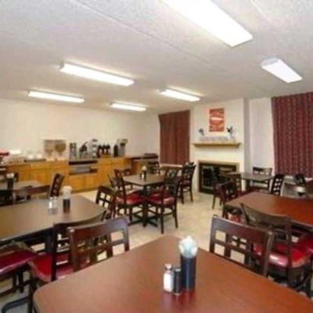 Econo Lodge At Nasa Webster Restoran gambar